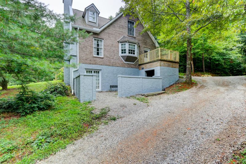 417 Eblen Cave Rd, Lenoir City, TN 37771