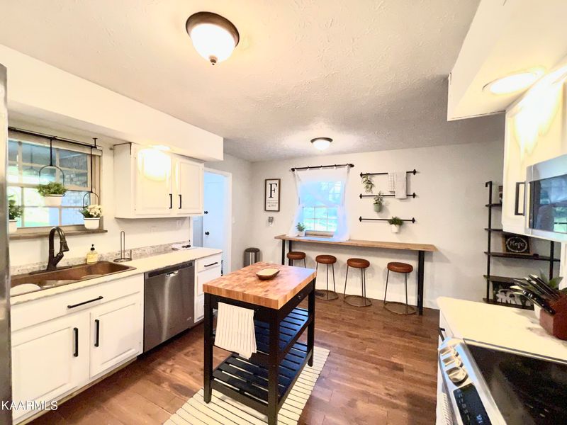 417 Emory Rd, Blaine, TN 37709