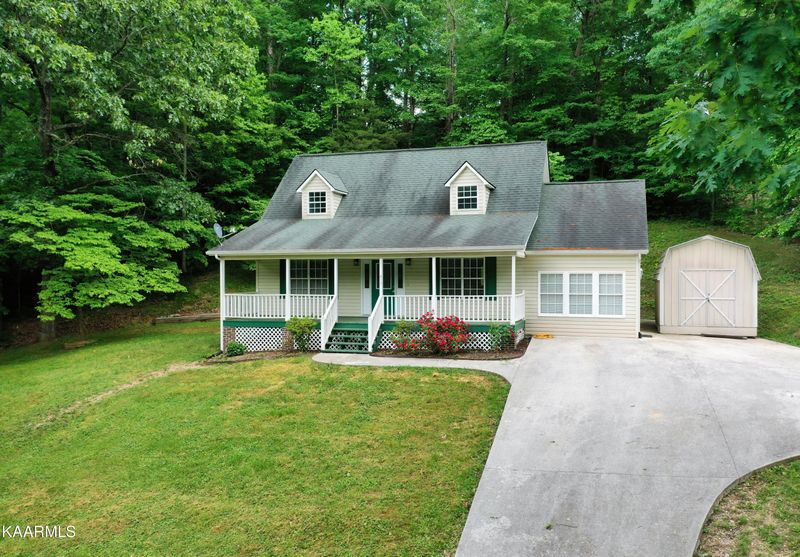 417 Jefferson Ln, Clinton, TN 37716