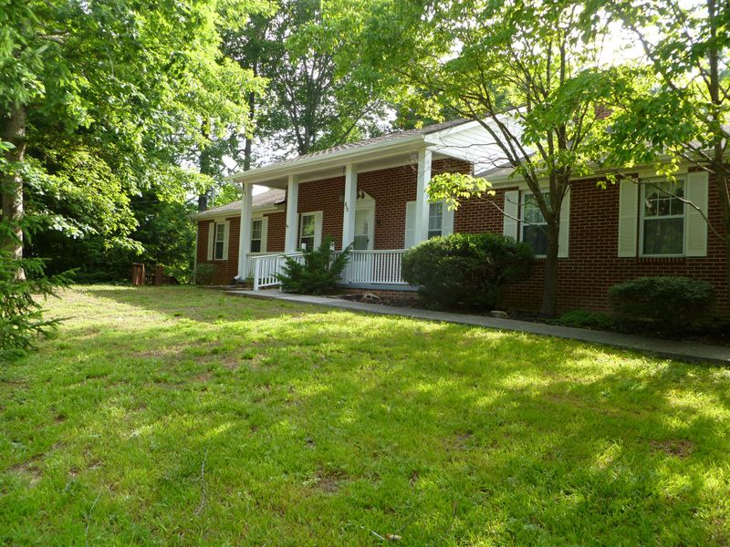 417 Maple Ave, Oliver Springs, TN 37840