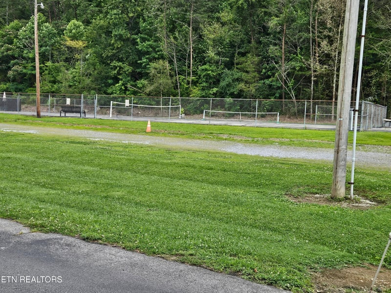 417 Mountain Thrush Dr, Townsend, TN 37882