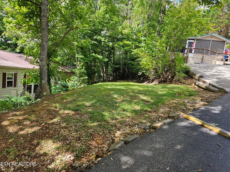 417 Mountain Thrush Dr, Townsend, TN 37882