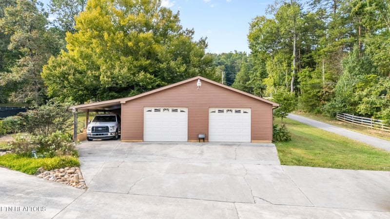 417 Raccoon Valley Rd, Powell, TN 37849