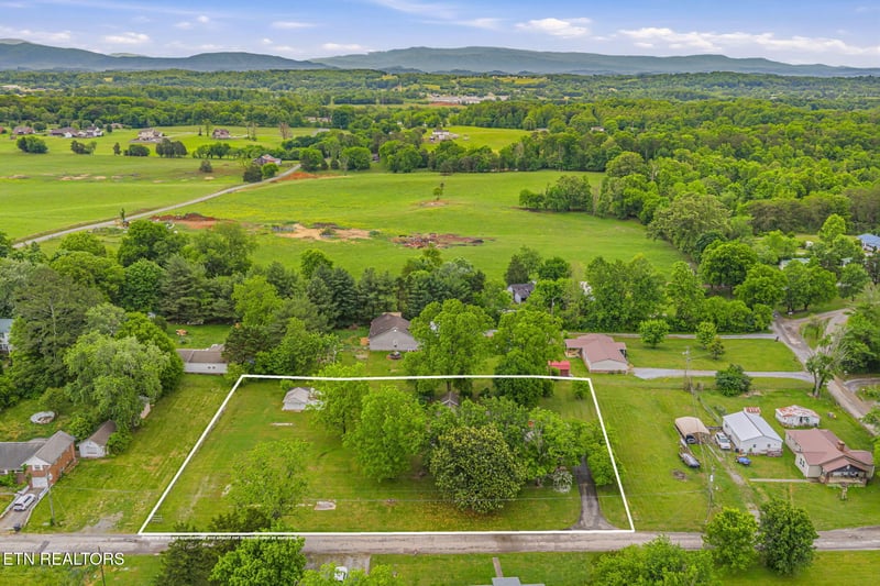 417 Tennessee Ave, Greenback, TN 37742