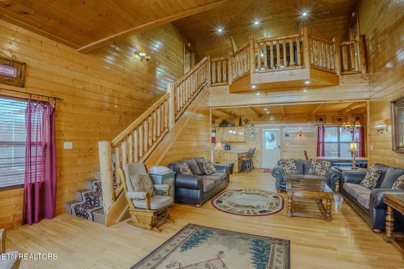 4170 Chamberlain Ln, Sevierville, TN 37862