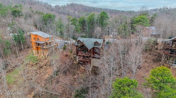 4170 Chamberlain Ln, Sevierville, TN 37862