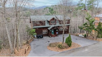 4170 Chamberlain Ln, Sevierville, TN 37862
