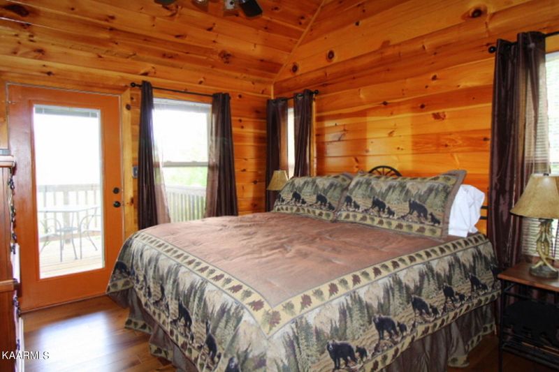 4176 Chamberlain Ln, Sevierville, TN 37862