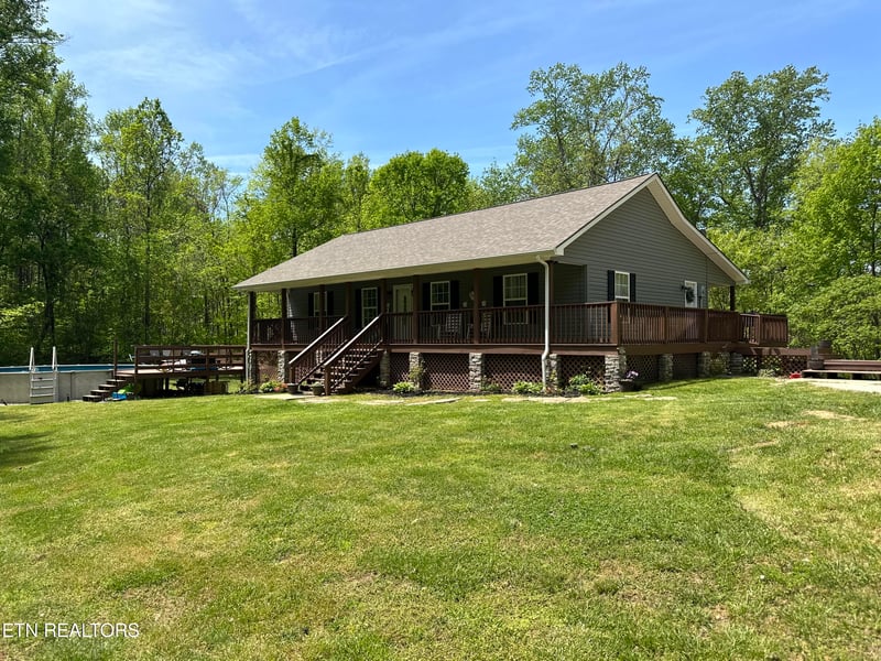 418 Easterly Cir, Rocky Top, TN 37769
