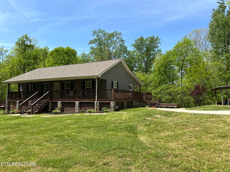 418 Easterly Cir, Rocky Top, TN 37769