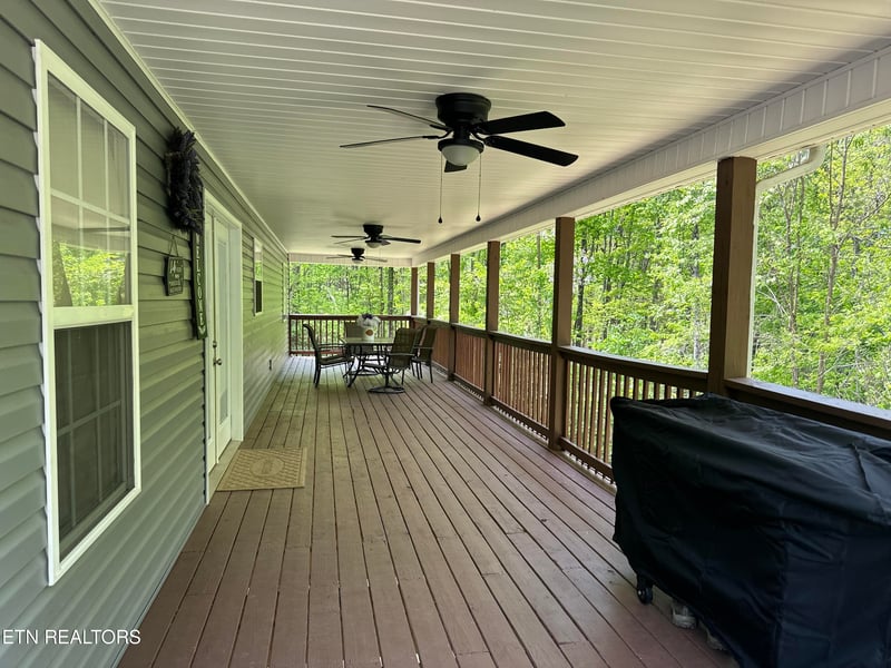 418 Easterly Cir, Rocky Top, TN 37769