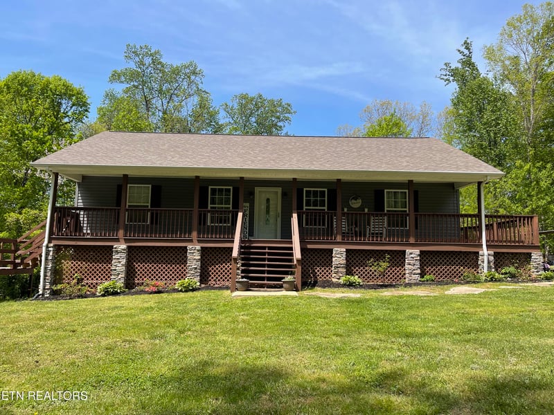 418 Easterly Cir, Rocky Top, TN 37769