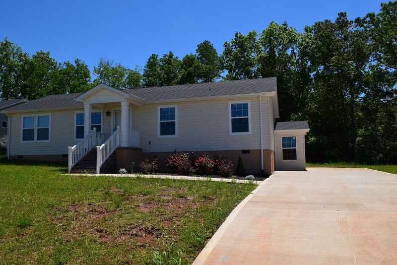 418 Hartfield Ln, Loudon, TN 37774