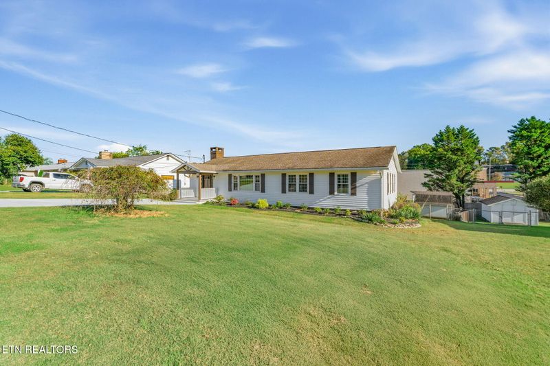418 Highland Dr, Clinton, TN 37716