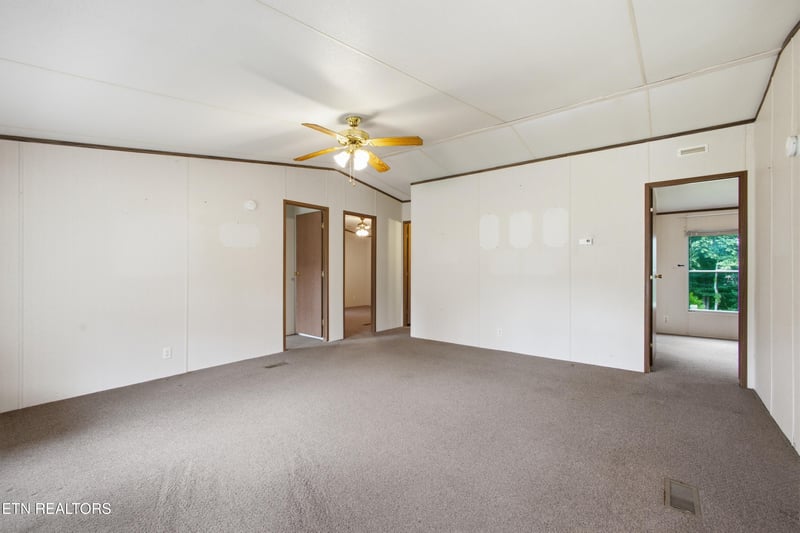 418 Mountain View Rd, Robbins, TN 37852