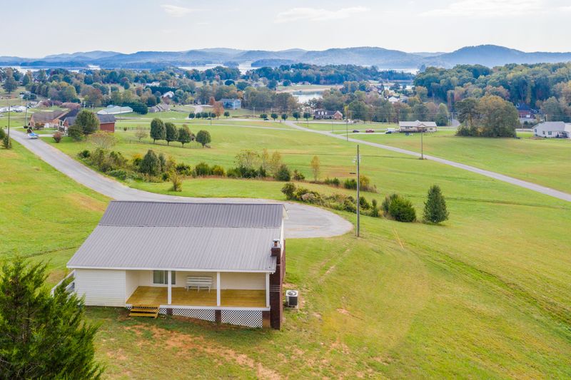 418 Pocahontas Ln, Rutledge, TN 37861