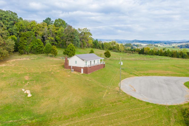 418 Pocahontas Ln, Rutledge, TN 37861