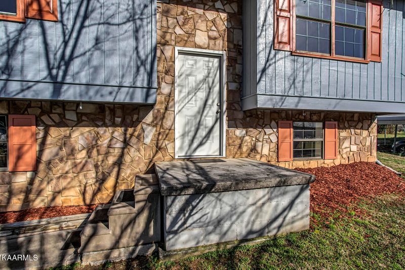 418 Thacker Ln, Etowah, TN 37331