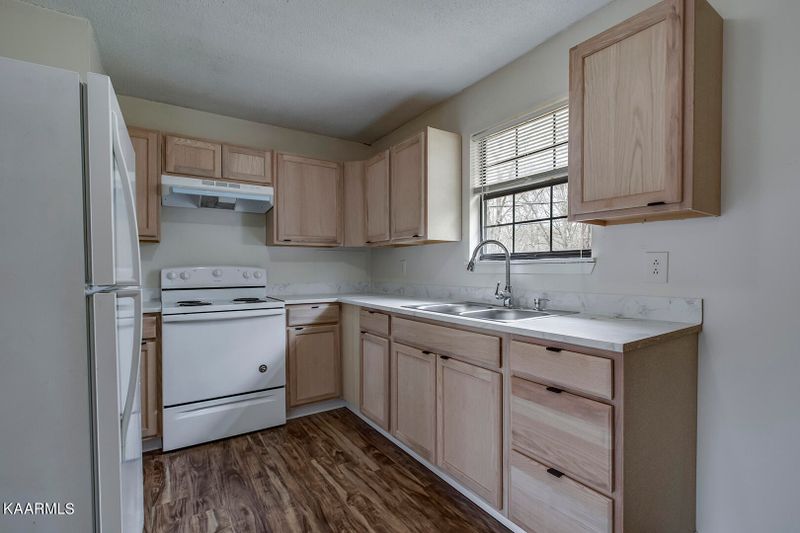 418 Thacker Ln, Etowah, TN 37331