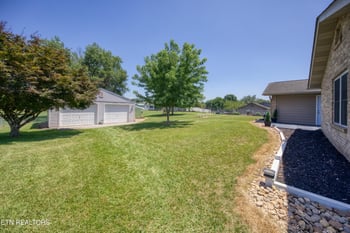 418 Woods View Cir, Kodak, TN 37764