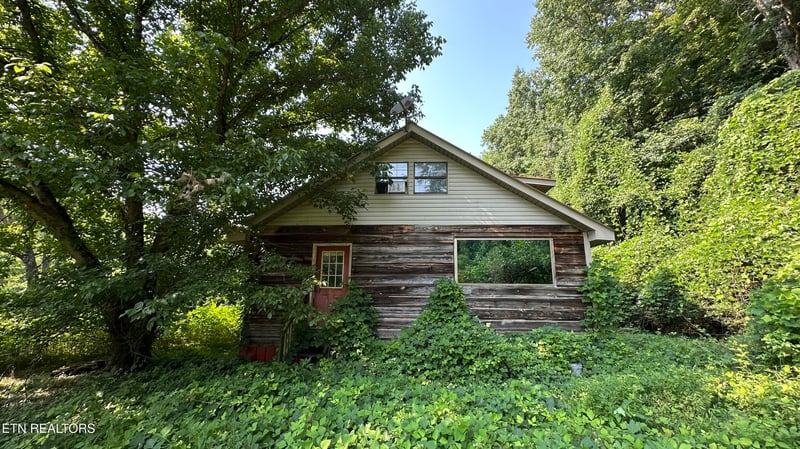 419 Ashe Cabin Hollow Rd, Harriman, TN 37748