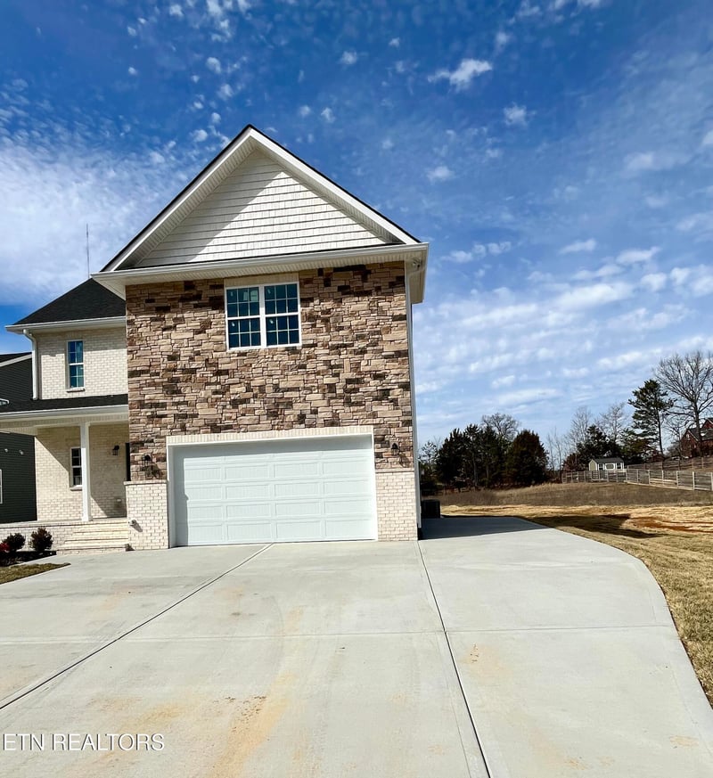 419 Eastland Park Dr, Blaine, TN 37709