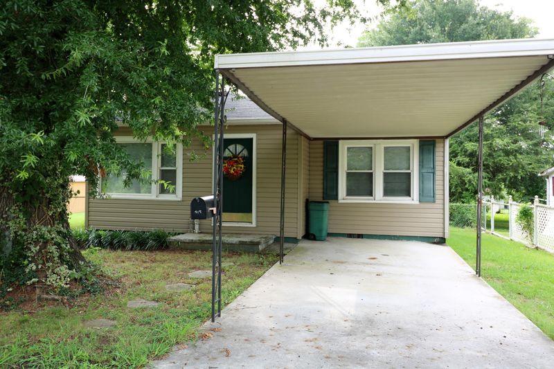 419 Illinois Ave, Etowah, TN 37331