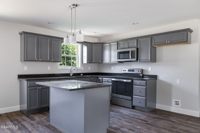 419 Mckinney Dr, Sevierville, TN 37876