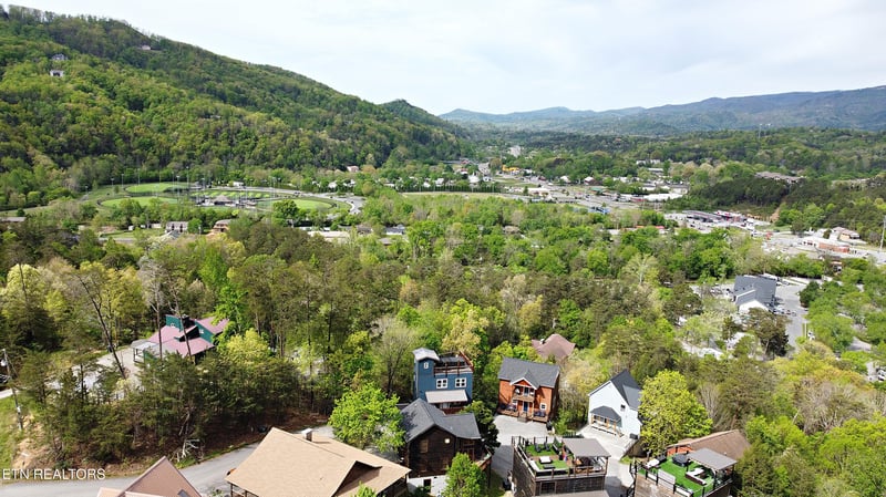 419 Stone Ridge Way, Pigeon Forge, TN 37863