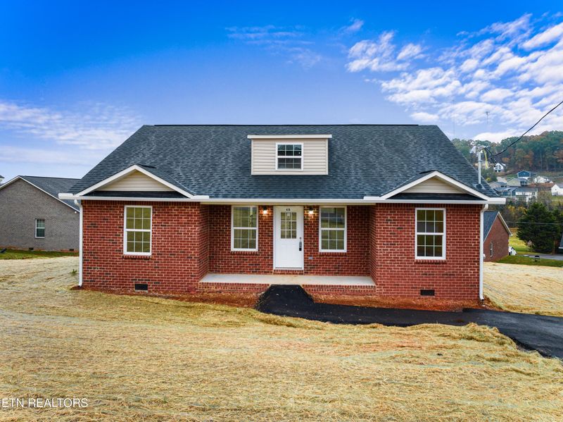 419 Sulphur Ct, Kodak, TN 37764
