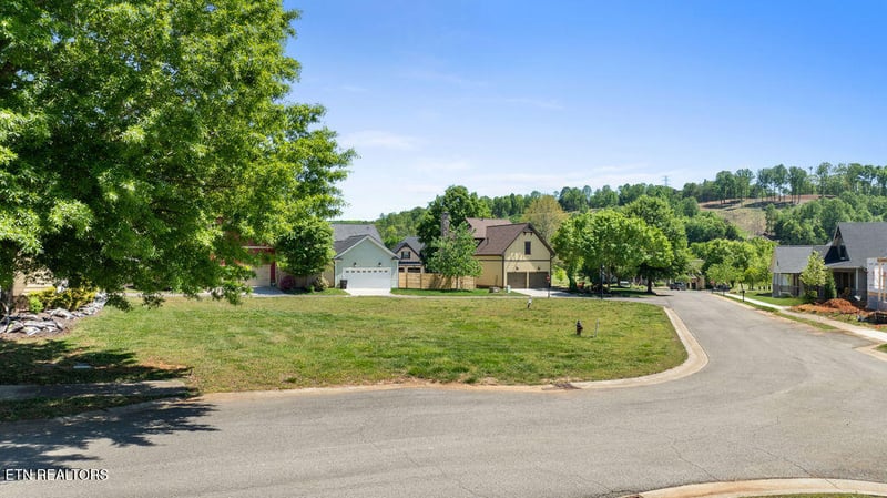 419 Wildcat Run Dr, Loudon, TN 37774