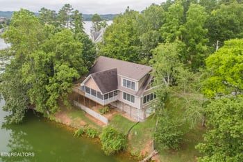 4193 Parris Dr, Lenoir City, TN 37772