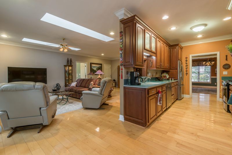 42 Rivers Run Way, Oak Ridge, TN 37830