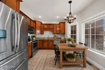 42 Saddle Brook Ln, Crossville, TN 38571