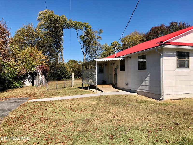 420 Bent Rd, Kodak, TN 37764