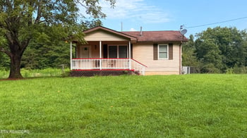 420 Black Oak Rd, Oneida, TN 37841