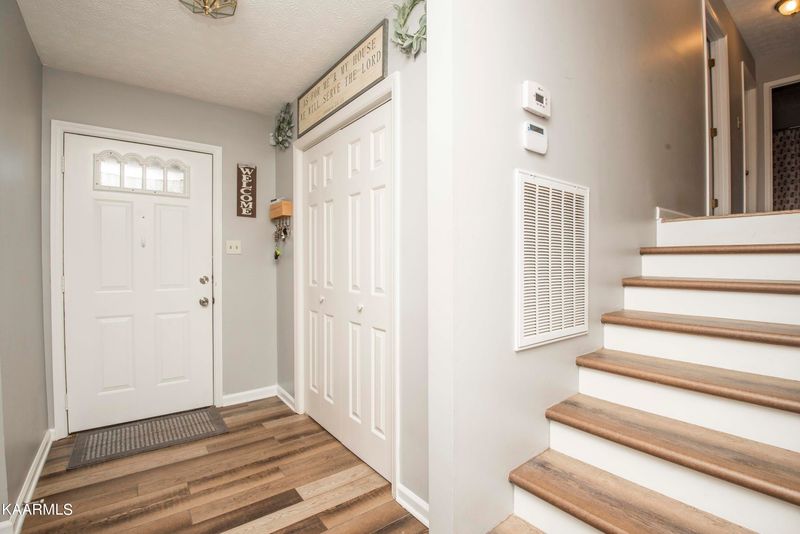 420 Bridge View Rd, Knoxville, TN 37914