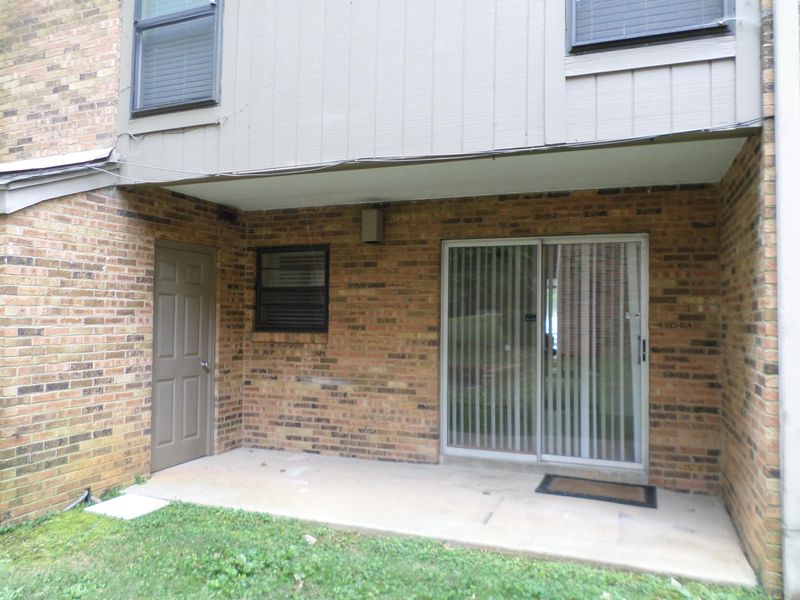 420 Canberra Dr #D-38, Knoxville, TN 37923