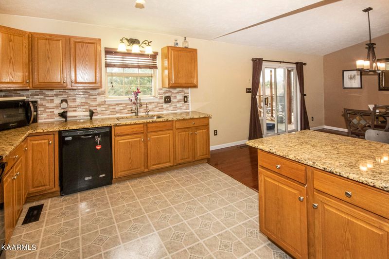420 Chilhowee School Rd, Seymour, TN 37865