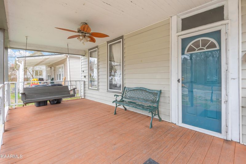 420 Clifty St, Harriman, TN 37748