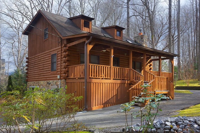 420 Domar Dr, Townsend, TN 37882