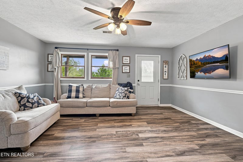 420 Hayes Dr, Kodak, TN 37764
