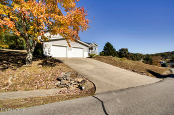420 Matlock Rd, Lenoir City, TN 37771