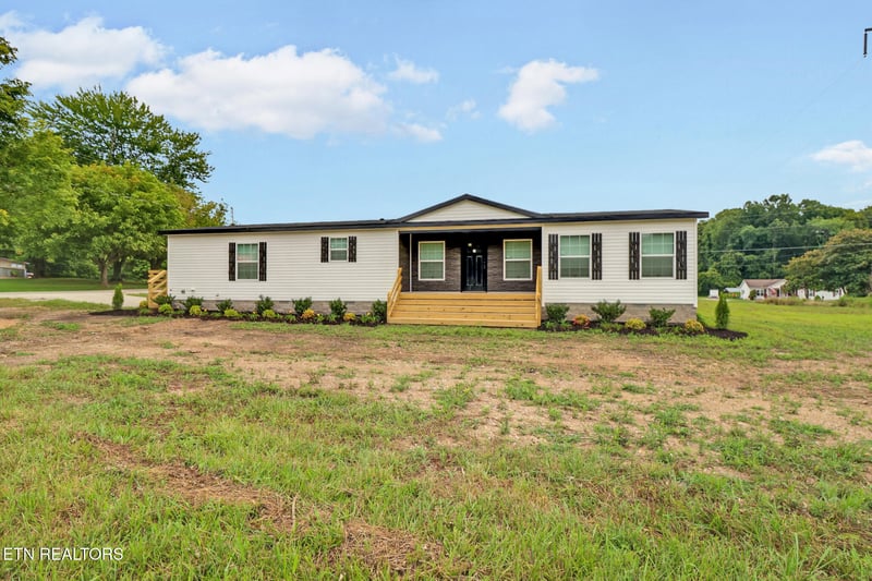 420 Southern Ln, Oneida, TN 37841