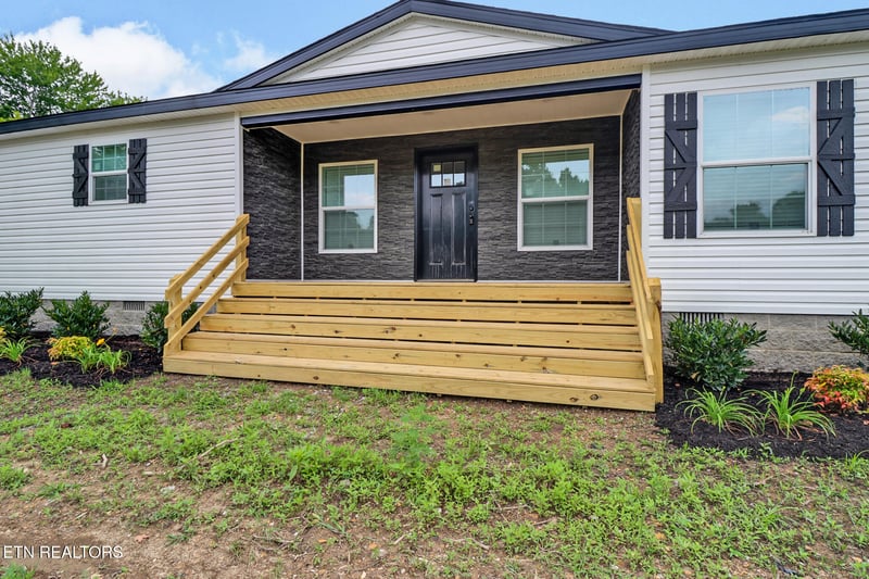 420 Southern Ln, Oneida, TN 37841