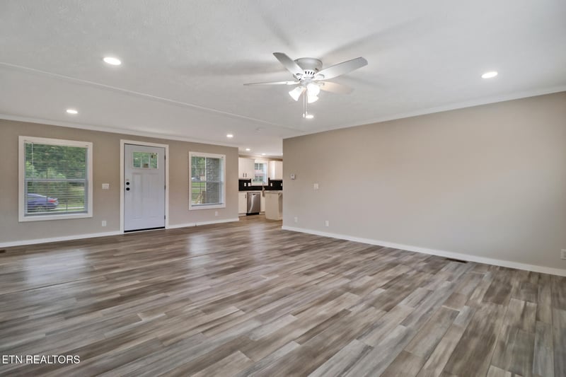 420 Southern Ln, Oneida, TN 37841