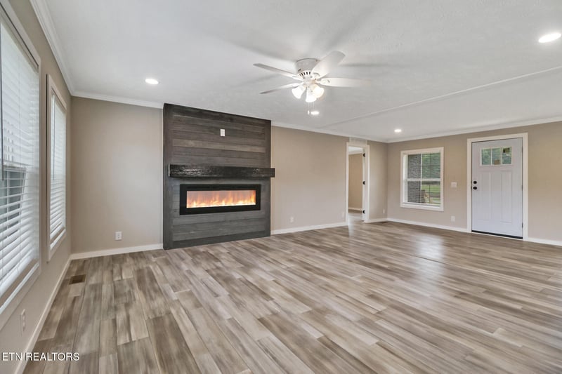420 Southern Ln, Oneida, TN 37841