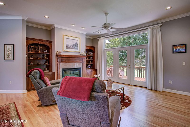 420 Wewoka Cir, Loudon, TN 37774