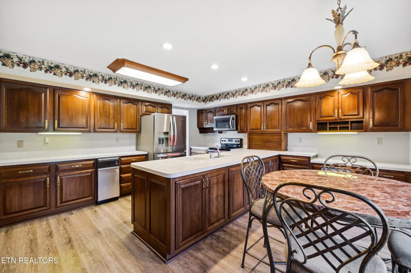 4202 Brooksview Rd, Lenoir City, TN 37772