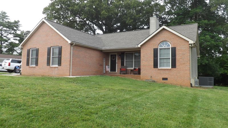 4205 Crestfield Rd, Knoxville, TN 37921